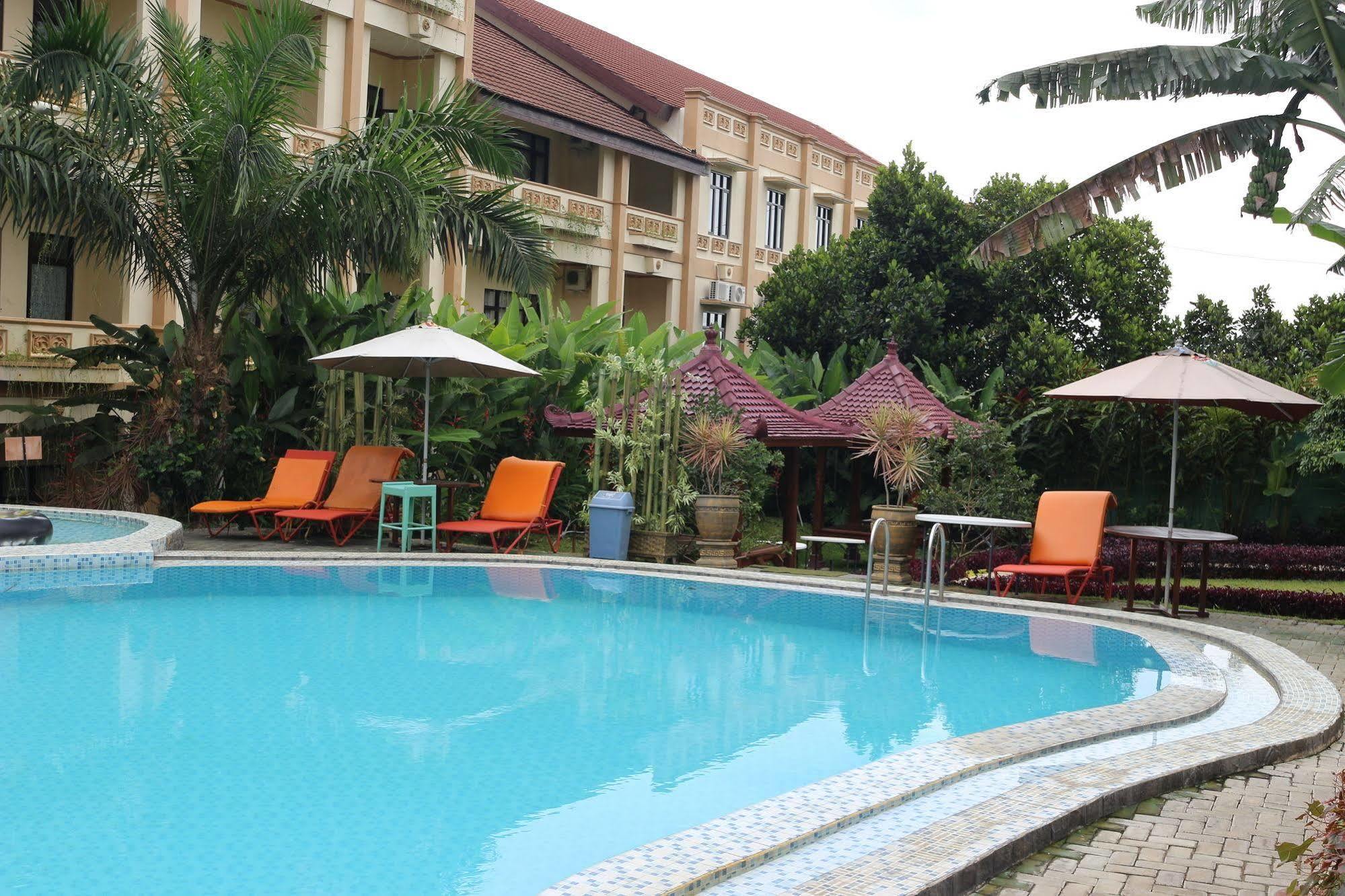 Zamzam Hotel And Resort Бату Экстерьер фото